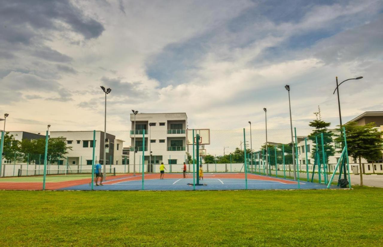 Setia Home Sitiawan Ktv 12+4 Pax Extérieur photo